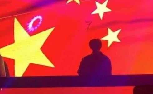 救援活泼小男孩